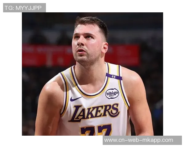 东契奇谈常规赛前训练计划强调球队需理清战术与配合问题