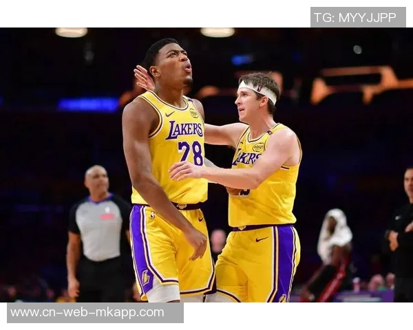 11月29日NBA最佳球员评选结果揭晓里夫斯荣获殊荣 11月29日NBA最佳球员评选结果揭晓里夫斯荣获殊荣