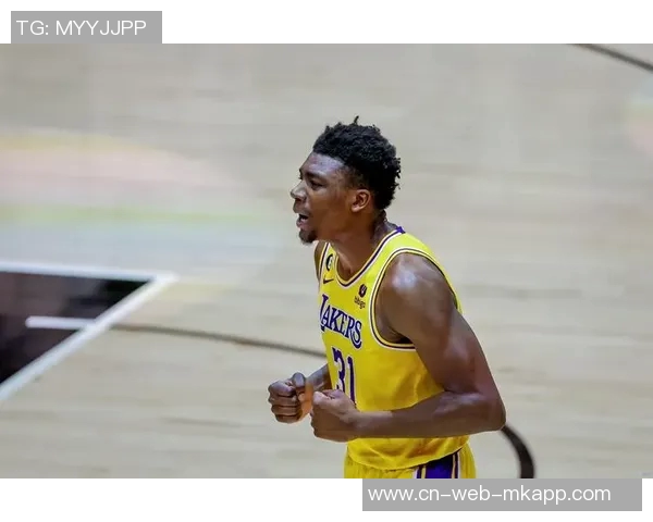 美女主持分享KD首秀精彩数据网友调侃小帅重色轻球Shams感慨不已