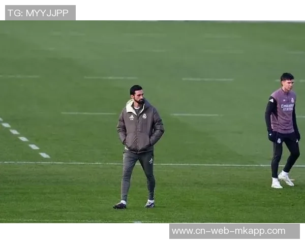 科贝电台:阿韦洛亚频繁调整球员位置引发球队内部不满情绪 科贝电台:阿韦洛亚频繁调整球员位置引发球队内部不满情绪